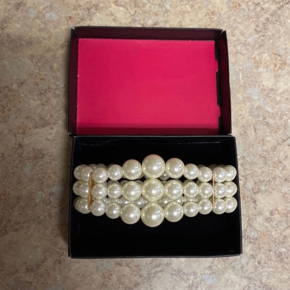 Beautiful Bracelet - Picture 3 of 5